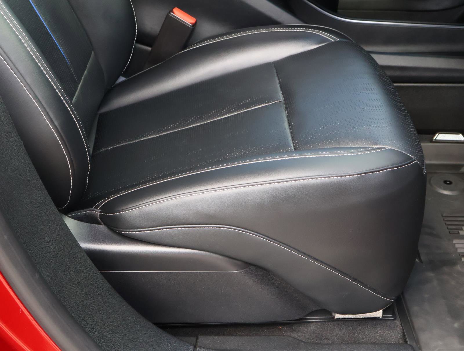 Used 2024 Cadillac Lyriq Luxury w/ LPO, Floor Liner Package image 22