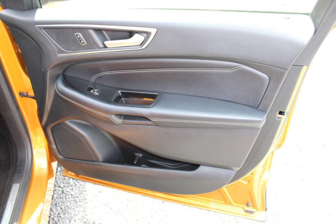 Used 2016 Ford Edge Titanium AWD/4WD image 20