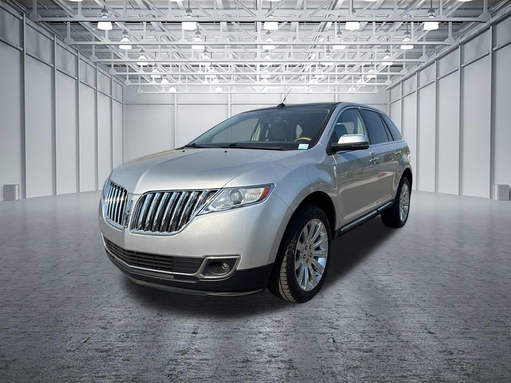 Used 2014 Lincoln MKX FWD w/ Equipment Group 102A image 3