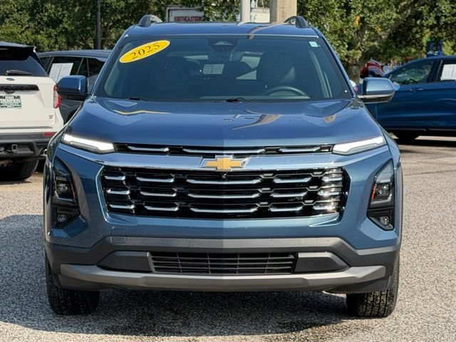 Used 2025 Chevrolet Equinox LT w/ Convenience Package II FWD image 2