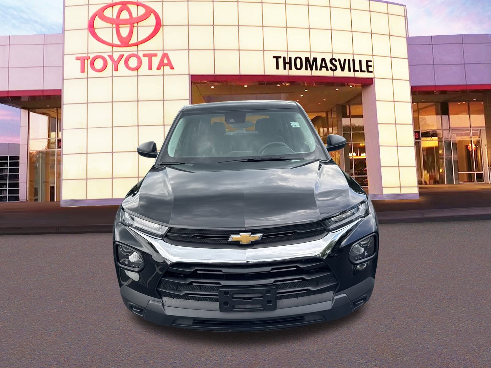 Used 2023 Chevrolet TrailBlazer LS image 2