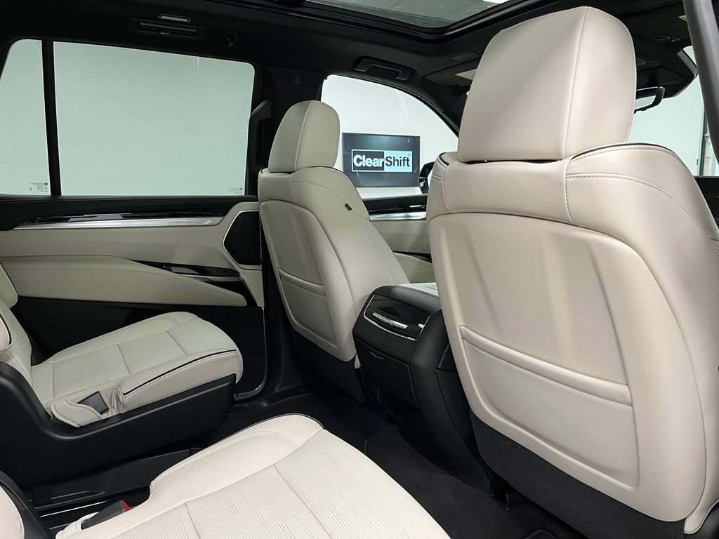 Used 2026 Cadillac Escalade Sport AWD/4WD image 49