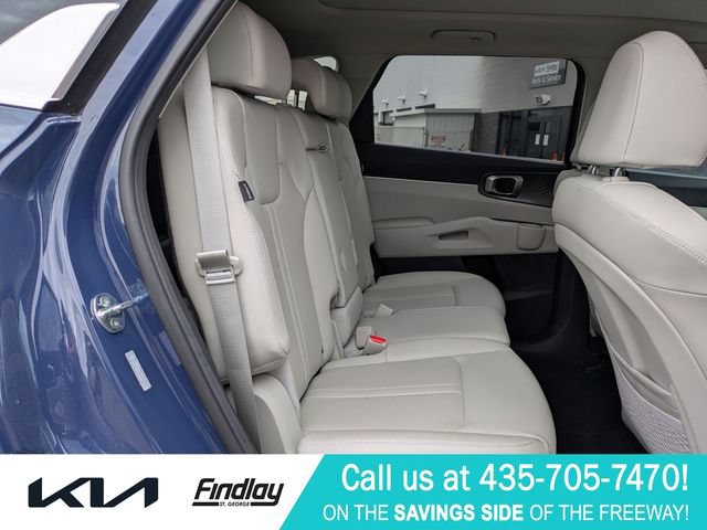 Certified 2025 Kia Sorento S w/ Panoramic Sunroof Package AWD/4WD image 32