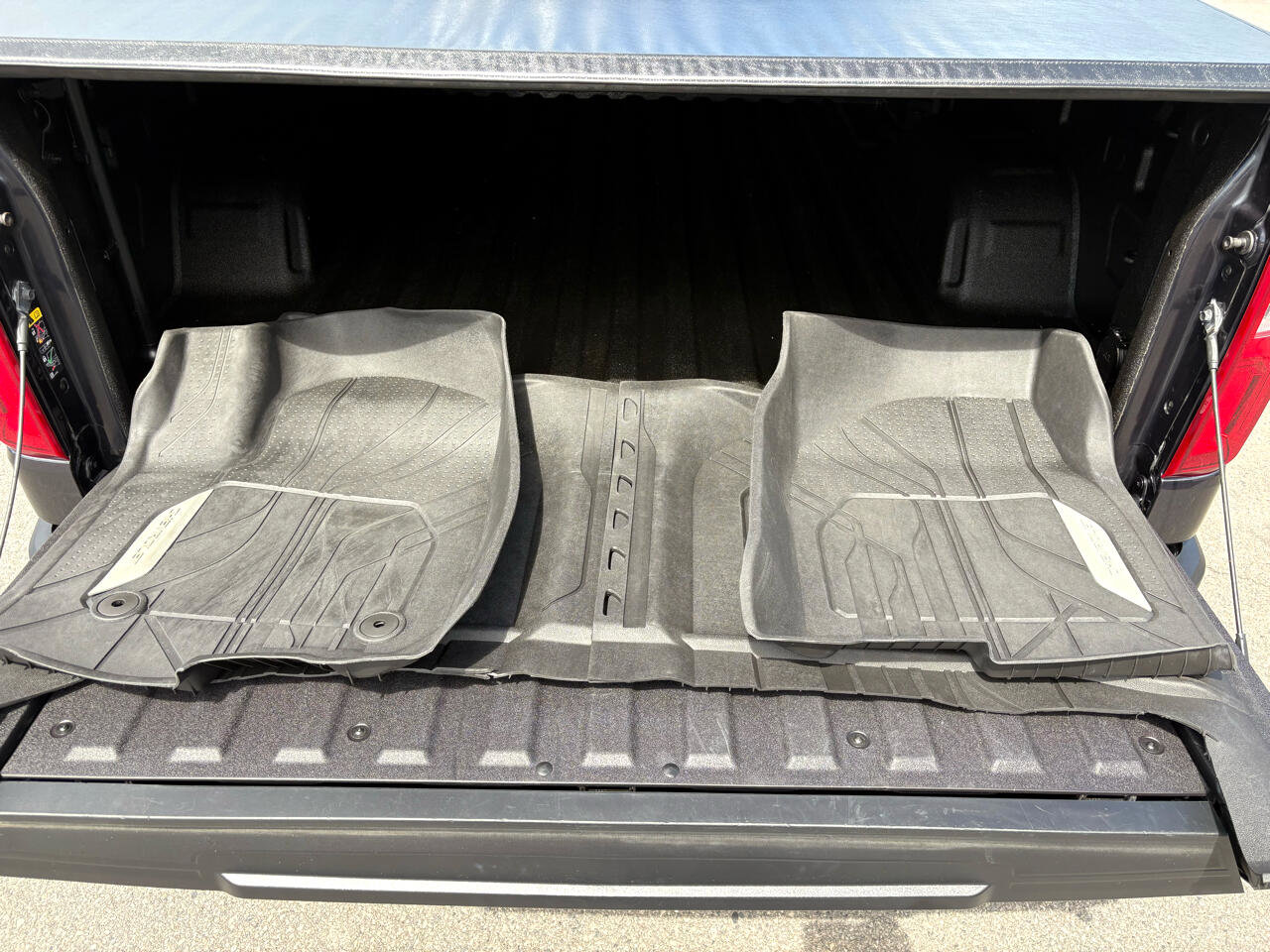 Used 2022 Chevrolet Silverado 1500 High Country w/ High Country Premium Package image 38