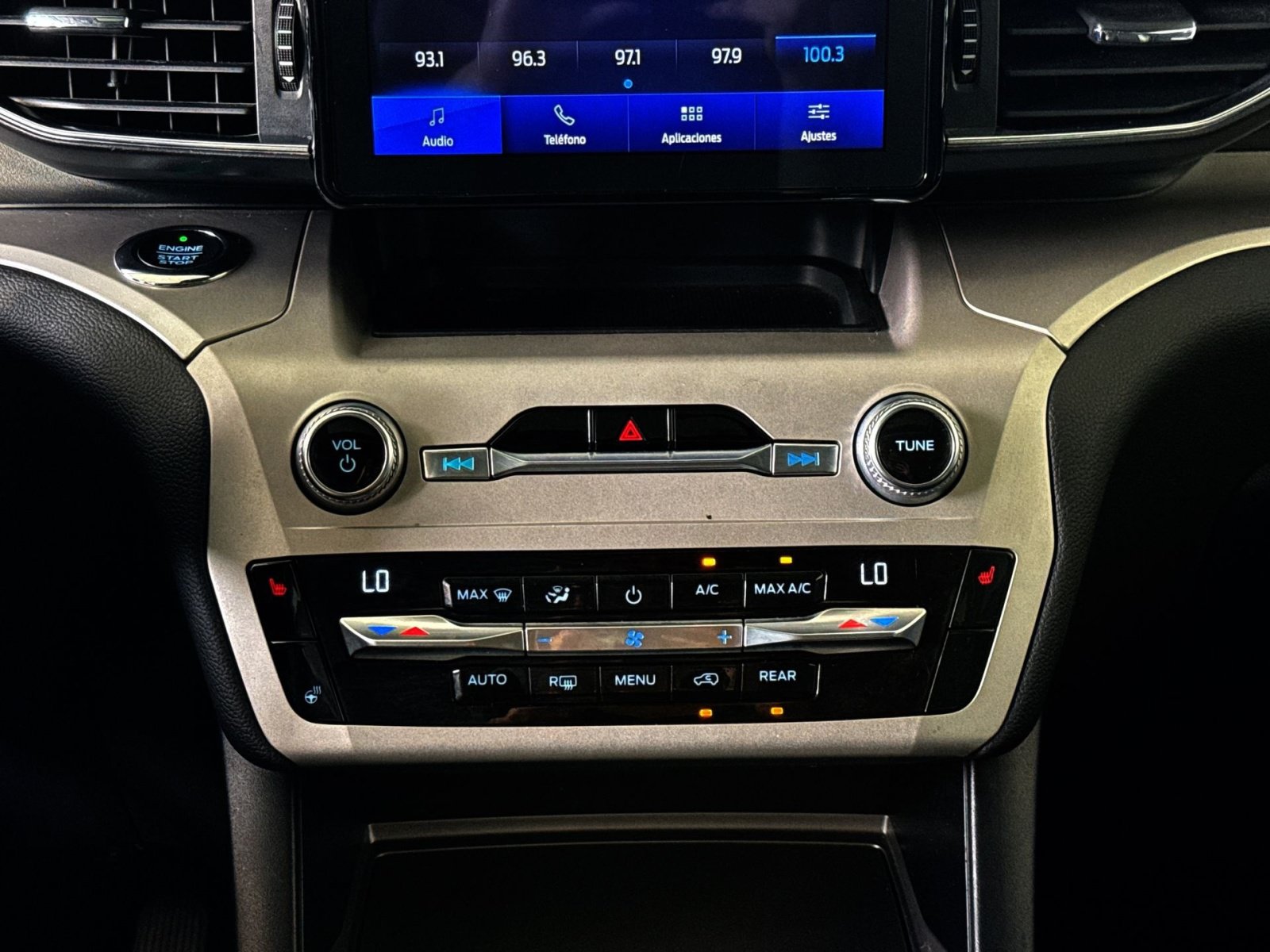 Used 2020 Ford Explorer XLT w/ Equipment Group 202A AWD/4WD image 20