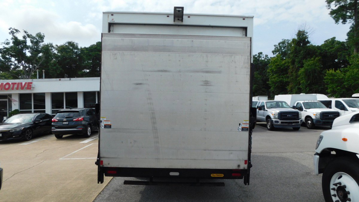 Used 2020 Isuzu NPR image 3