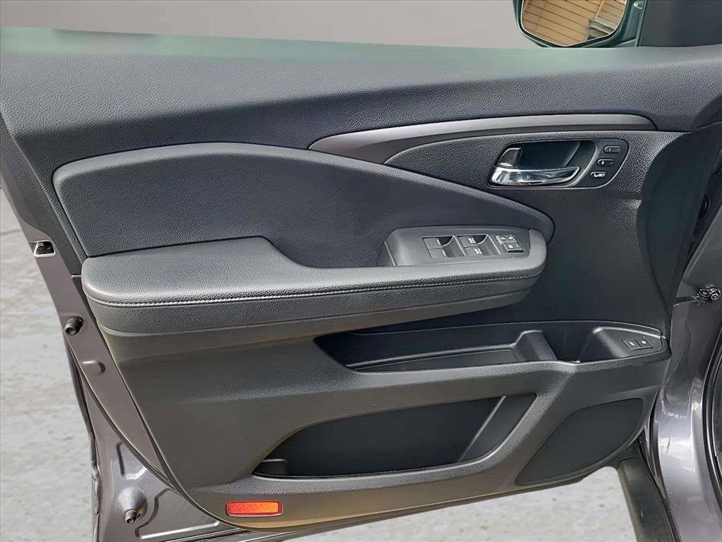 Used 2021 Honda Pilot Special Edition image 17