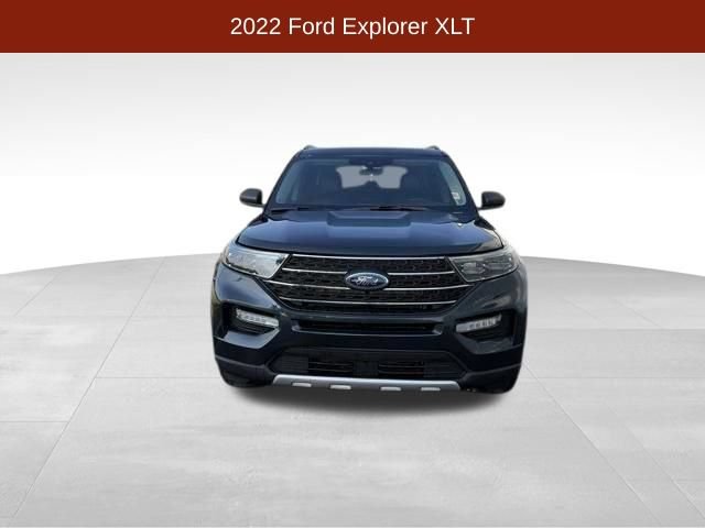 Used 2022 Ford Explorer XLT w/ Equipment Group 202A AWD/4WD image 2