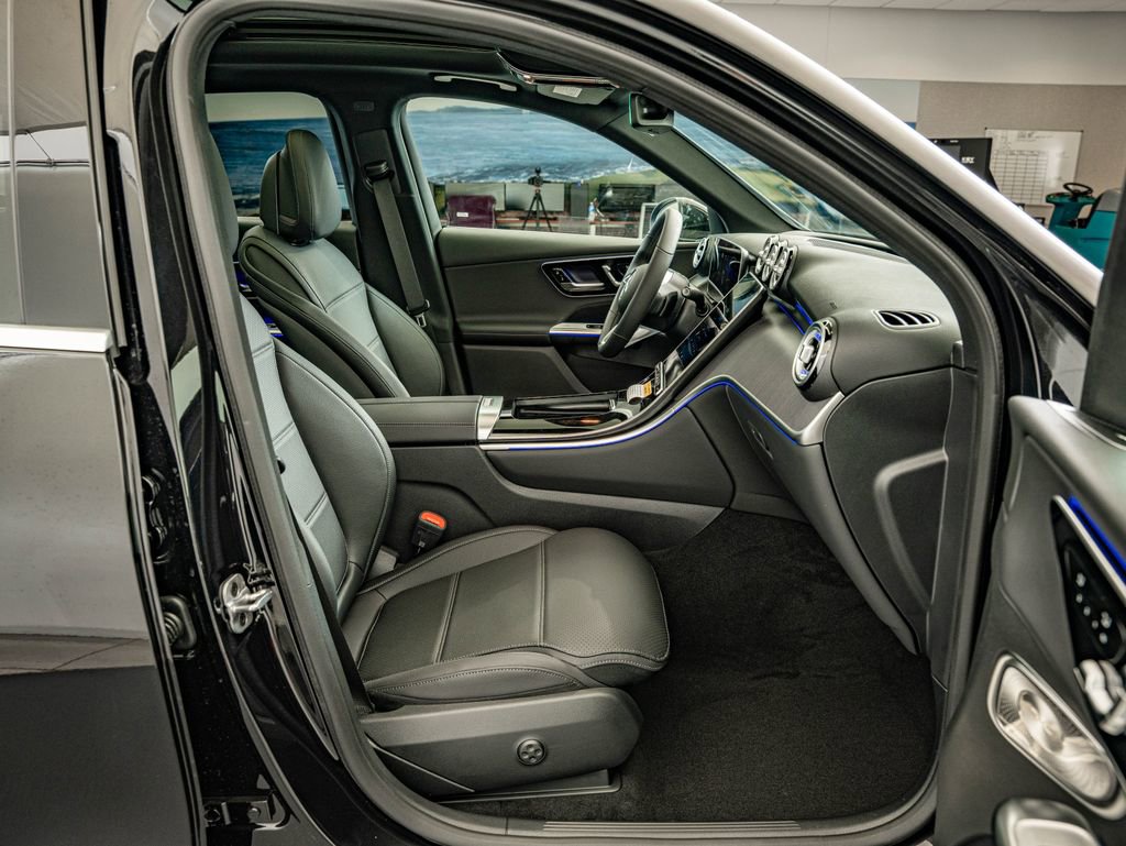 New 2026 Mercedes-Benz GLC 300 4MATIC image 34