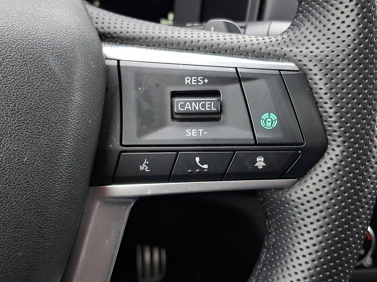 Used 2025 Mitsubishi Outlander AWD image 23