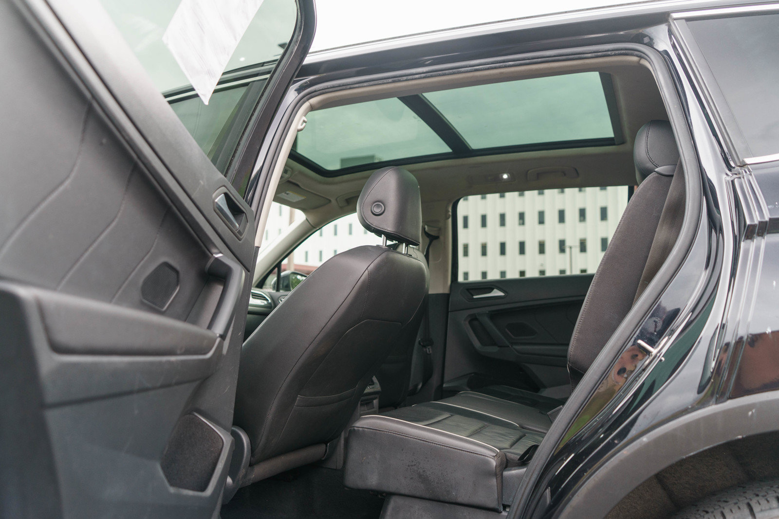 Used 2019 Volkswagen Tiguan SEL Premium w/ 3rd Row Seat Package AWD/4WD image 14