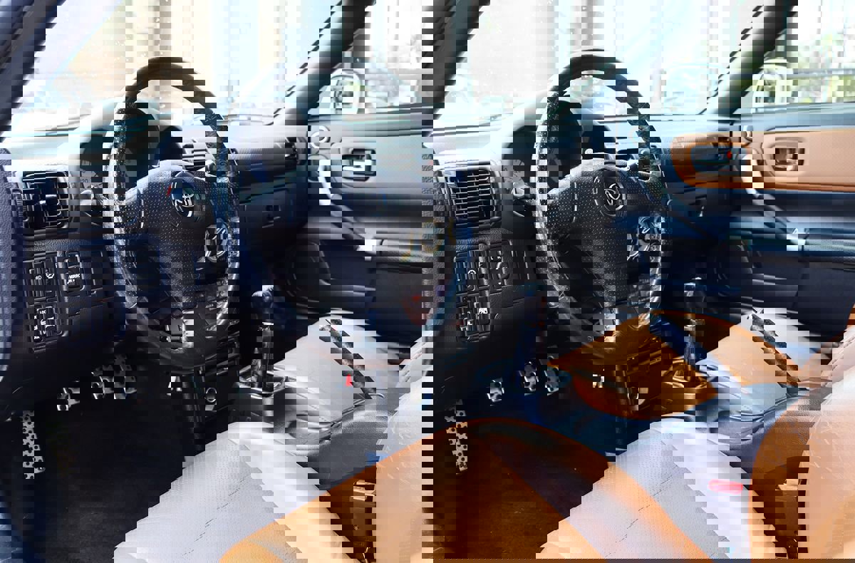 Used 2004 Toyota MR2 image 29