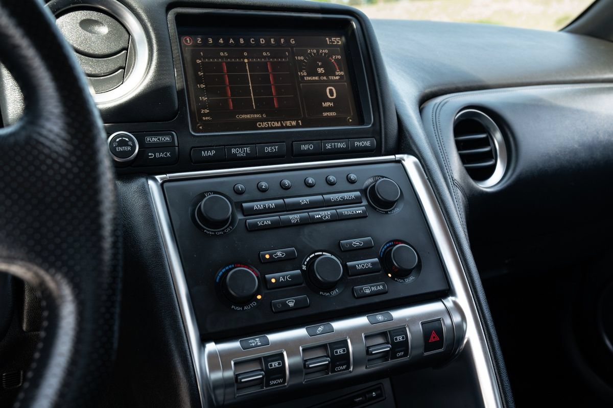 Used 2009 Nissan GT-R Premium AWD/4WD image 31