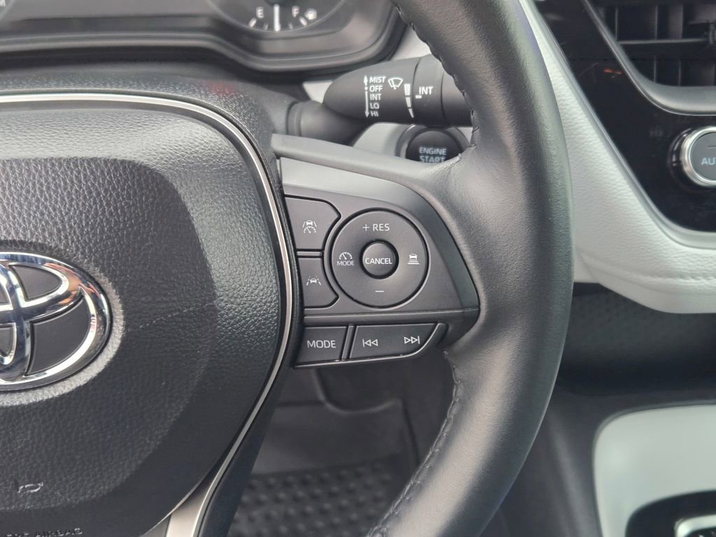 Used 2025 Toyota Corolla SE image 34