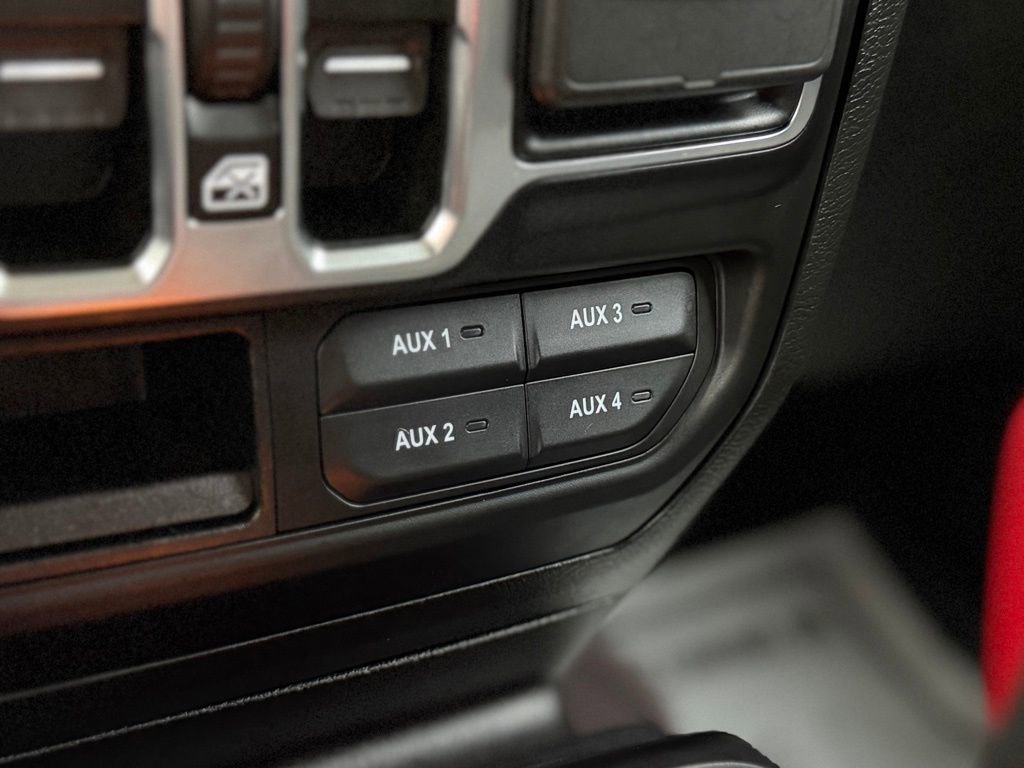 Used 2023 Jeep Gladiator Willys image 18