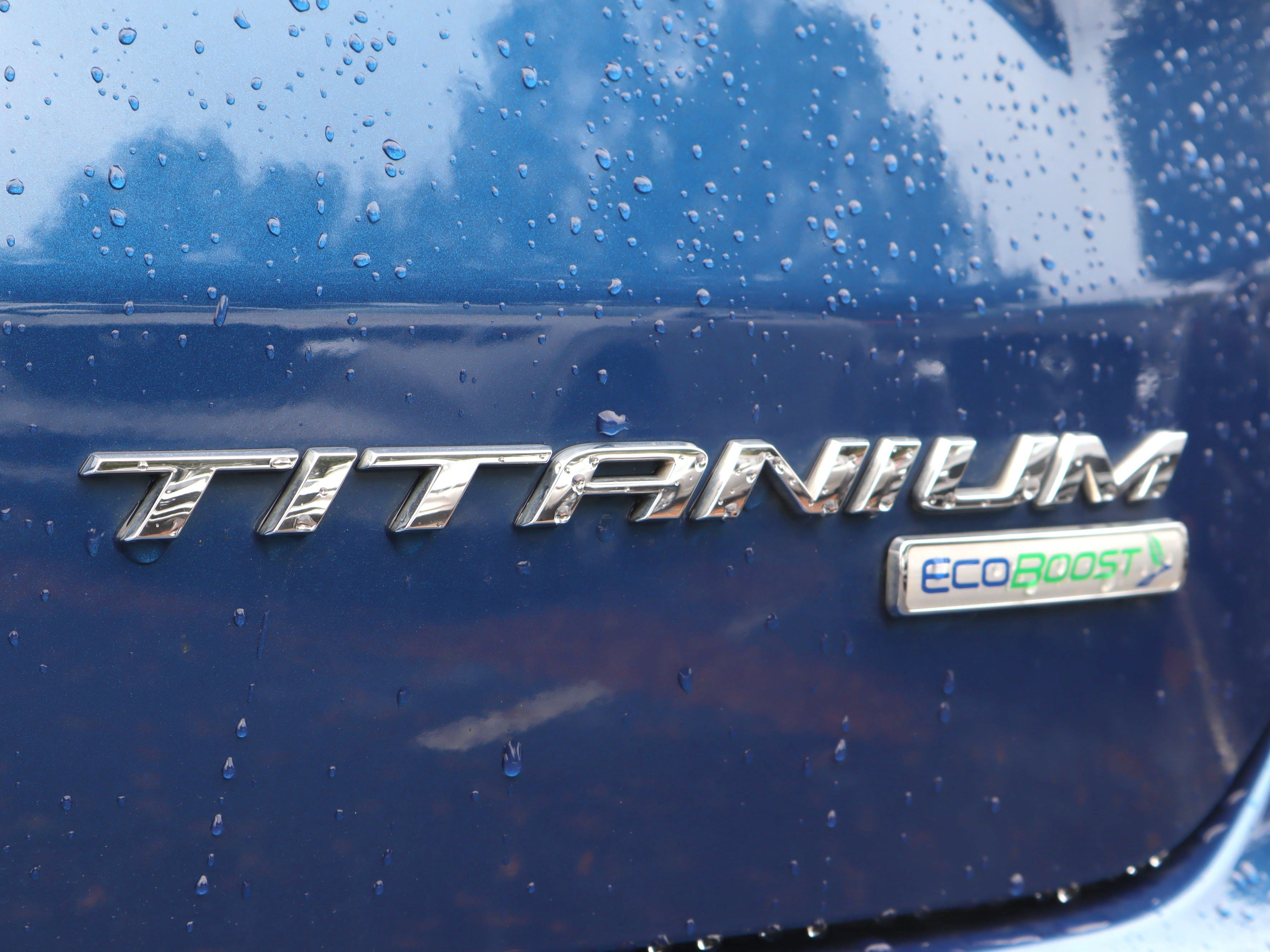 Used 2020 Ford Edge Titanium image 36