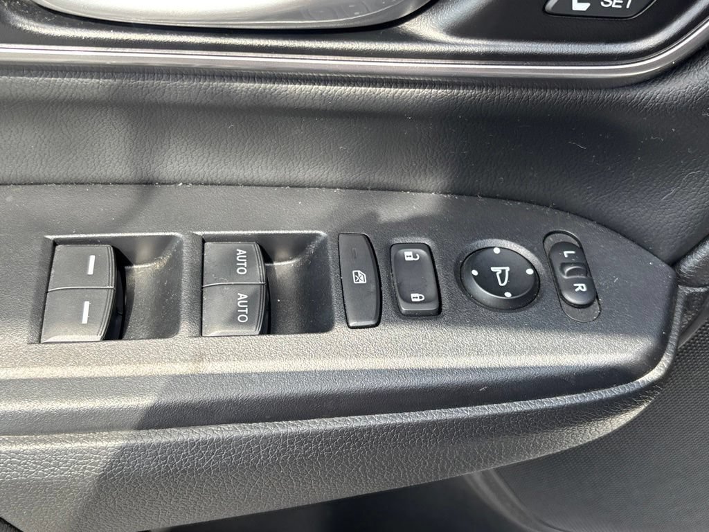 Used 2021 Honda CR-V EX-L image 8