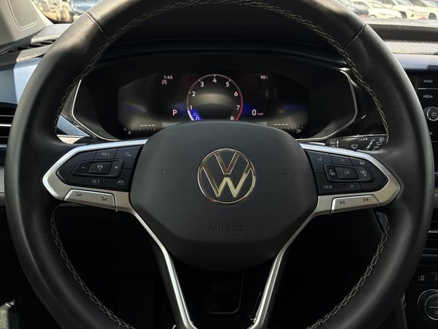 Used 2024 Volkswagen Taos SE w/ Panoramic Sunroof Package FWD image 24