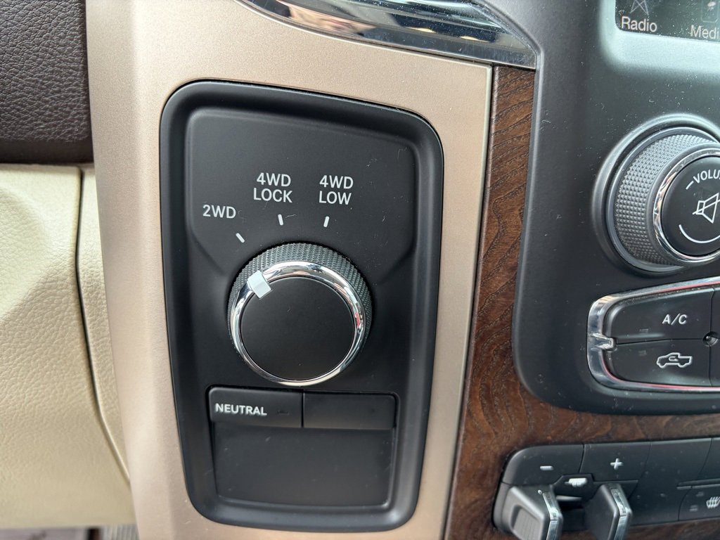 Used 2015 RAM 3500 Laramie Longhorn image 17