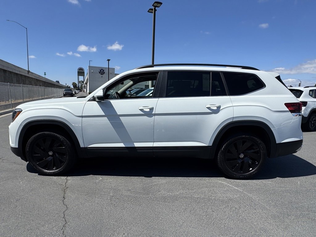 New 2025 Volkswagen Atlas SE image 4