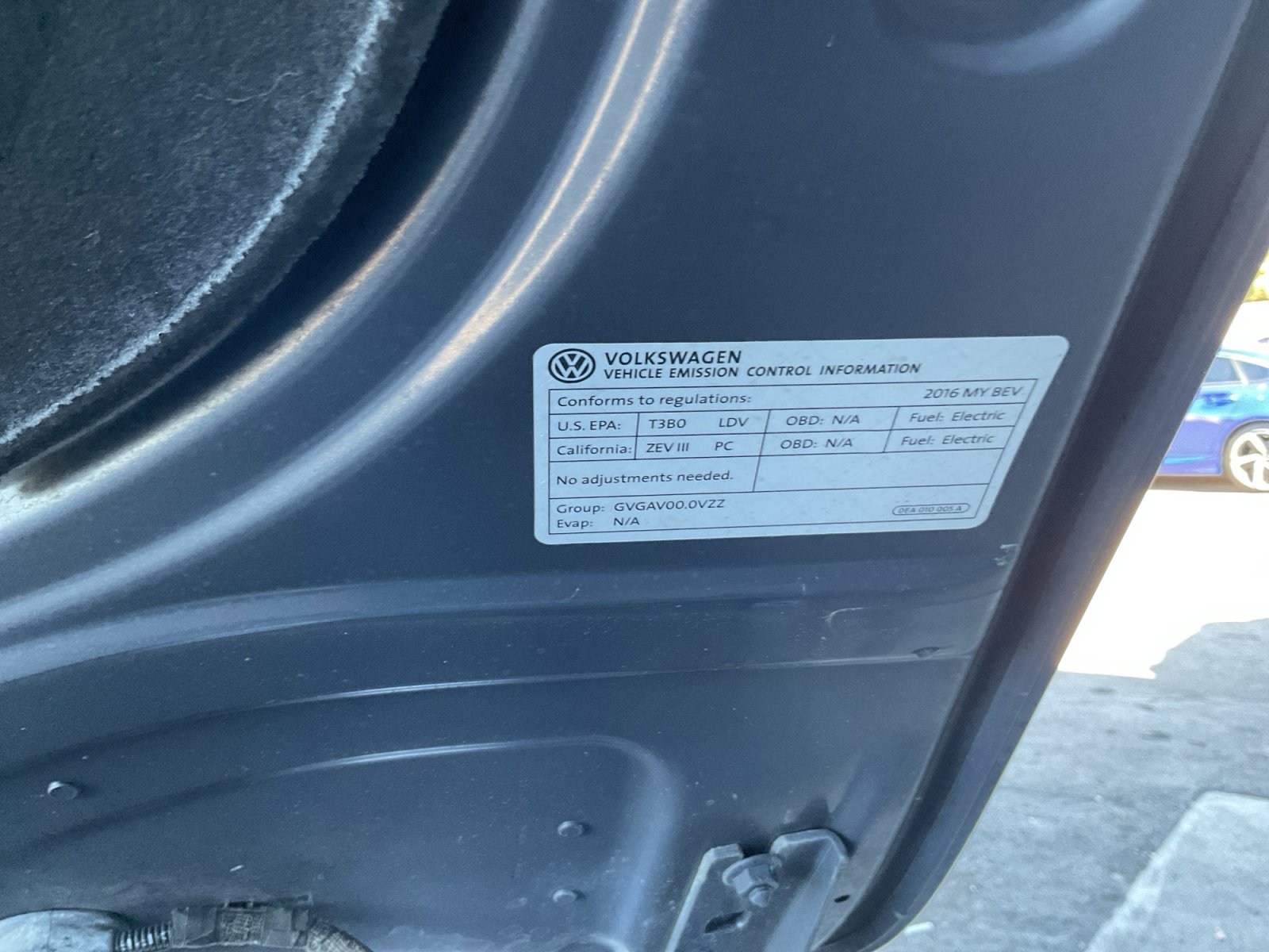 Used 2016 Volkswagen e-Golf SE w/ DC Fast Charging Package image 25