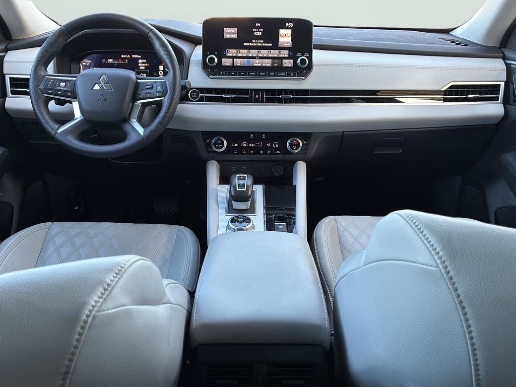 Used 2023 Mitsubishi Outlander SEL image 18