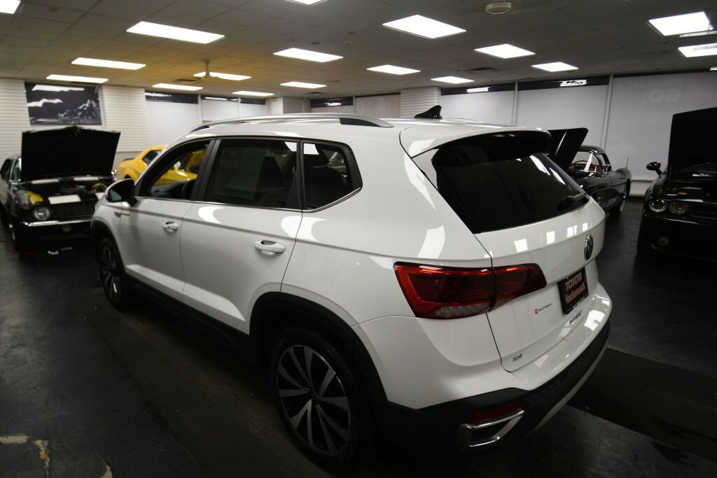 Used 2024 Volkswagen Taos SE FWD image 5