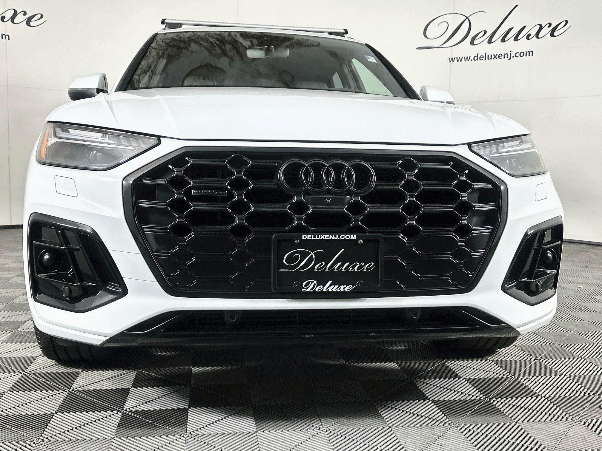 Used 2024 Audi Q5 e Prestige w/ Prestige Package AWD/4WD image 32