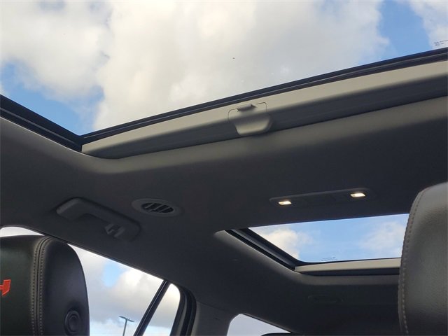 Used 2023 GMC Acadia AT4 w/ Technology Package image 25