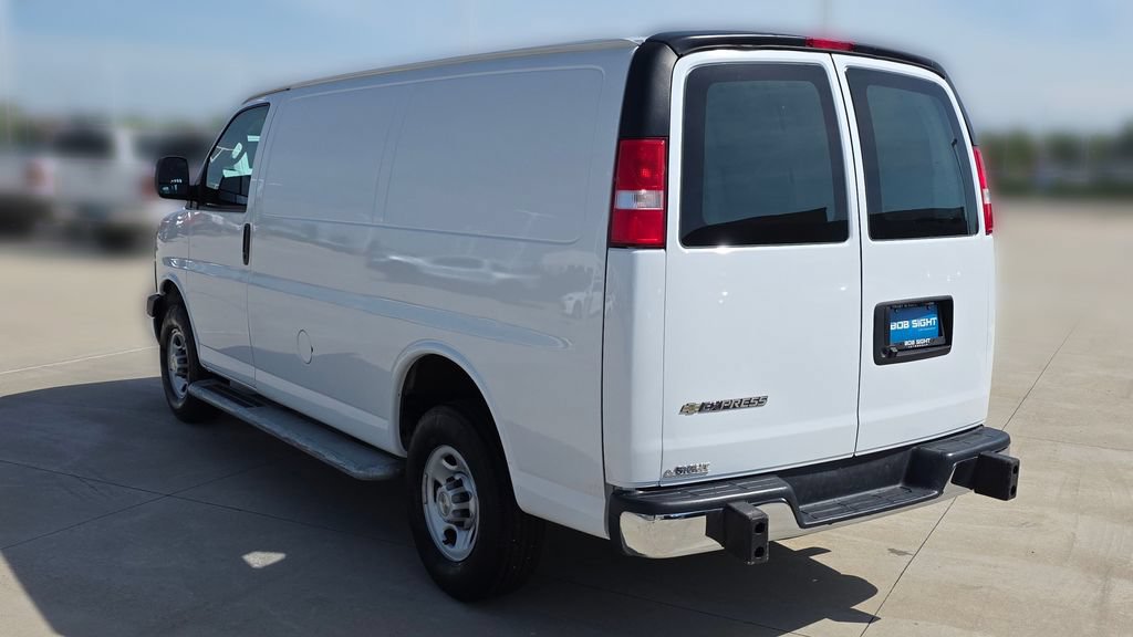 Used 2024 Chevrolet Express 2500 w/ Driver Convenience Package RWD video 3