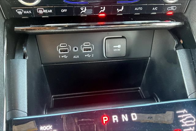 Used 2023 Jeep Grand Cherokee Overland AWD/4WD image 15