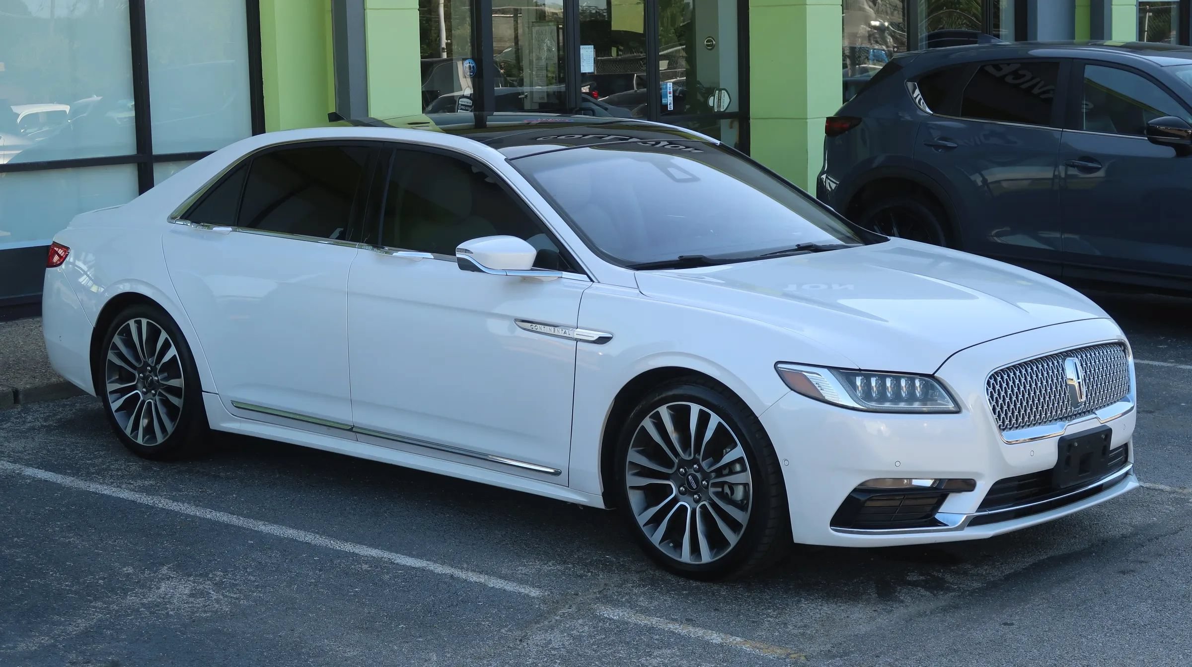 Used 2018 Lincoln Continental Reserve w/ Rear-seat Package FWD image 6