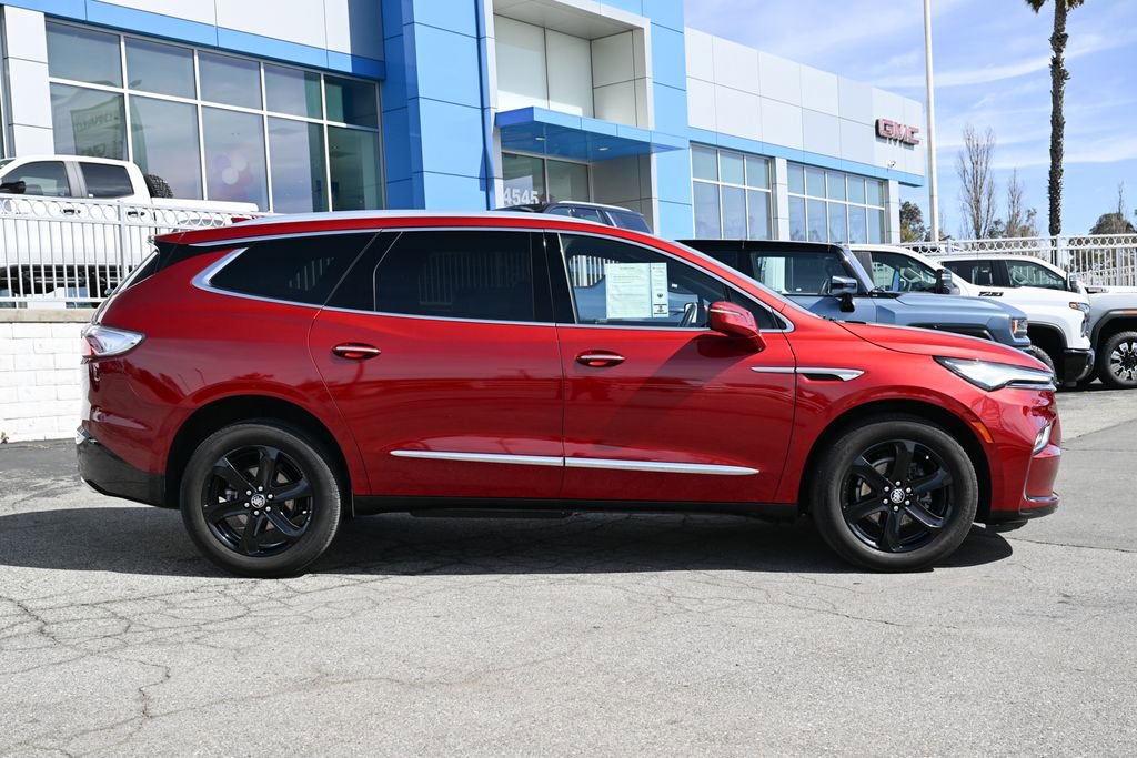 Used 2024 Buick Enclave Essence w/ Sport Touring Edition image 4