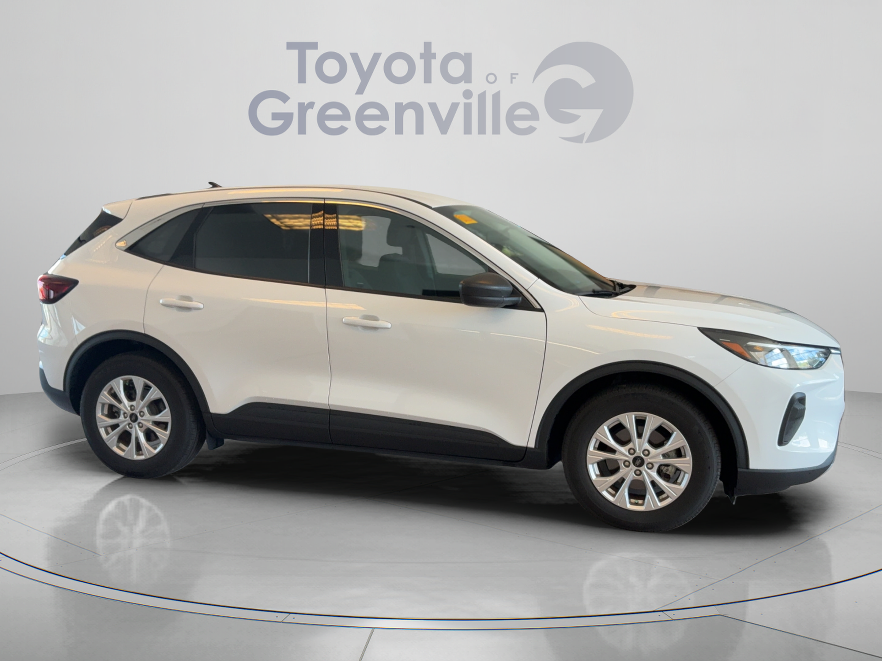 Used 2024 Ford Escape Active w/ Cold Weather Package FWD image 7