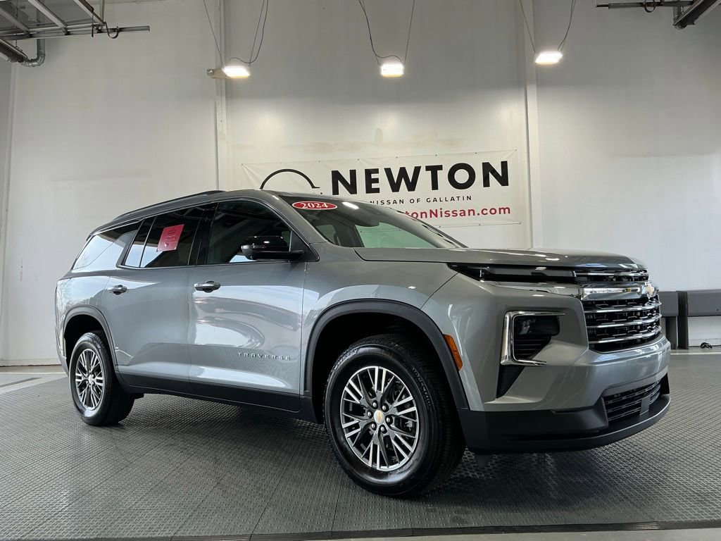 Used 2024 Chevrolet Traverse LT image 36