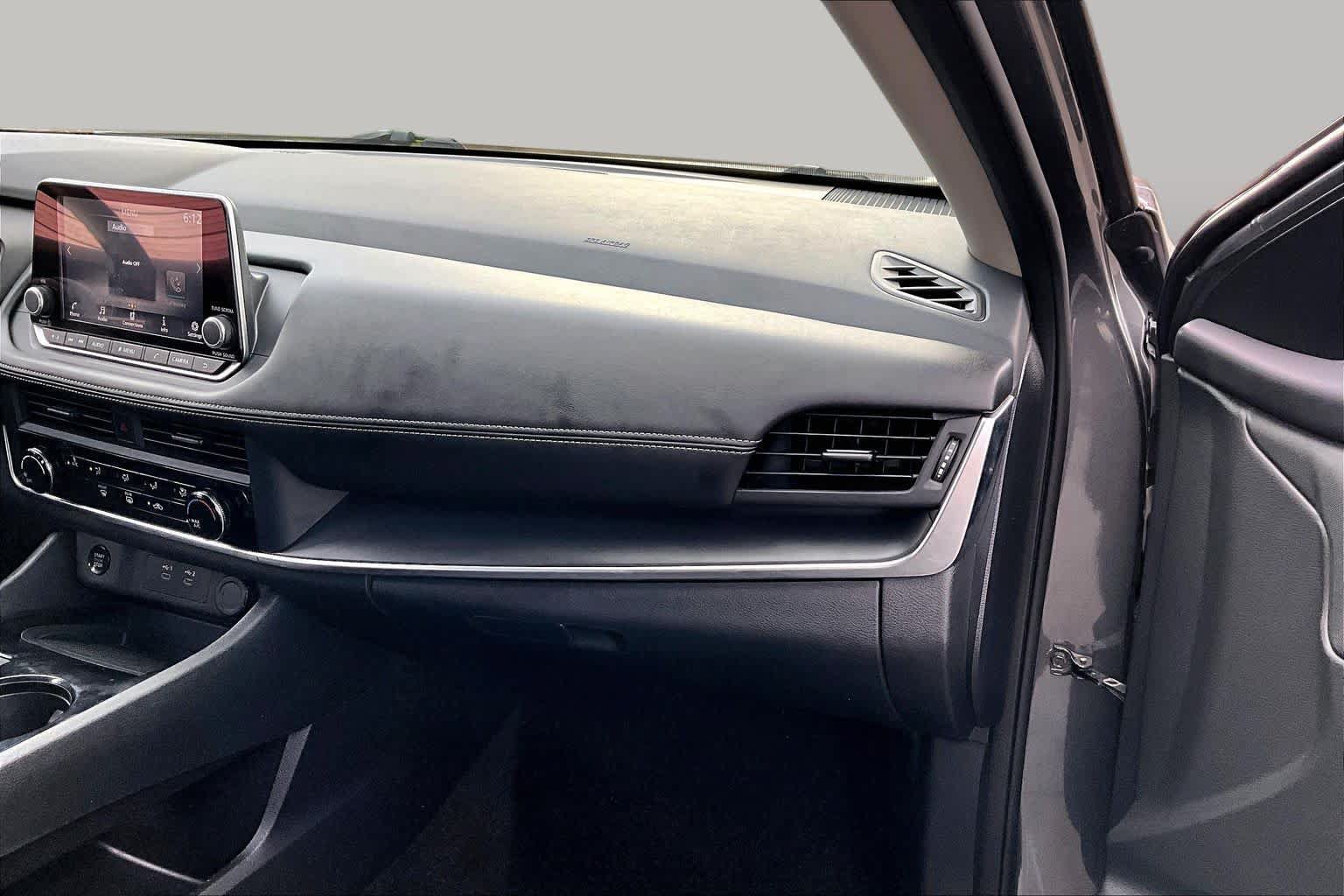 Certified 2024 Nissan Rogue S FWD image 19