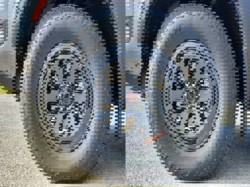 New 2026 Nissan Frontier PRO-4X w/ Pro-4x Convenience Package image 6