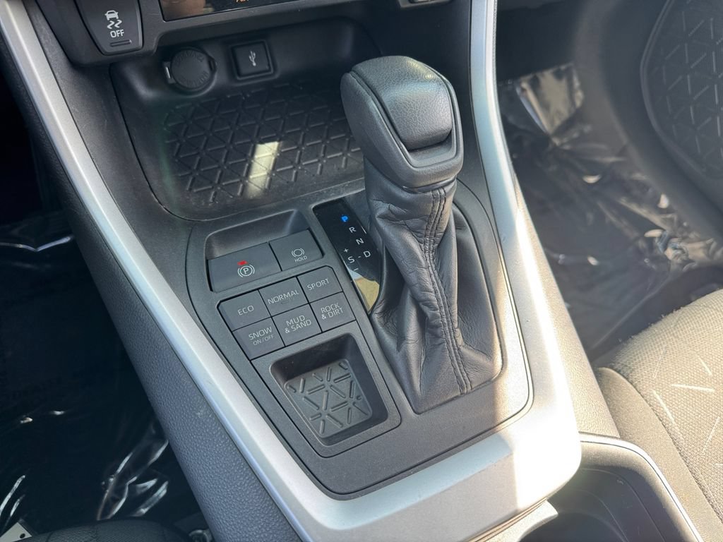 Certified 2020 Toyota RAV4 XLE AWD/4WD image 25