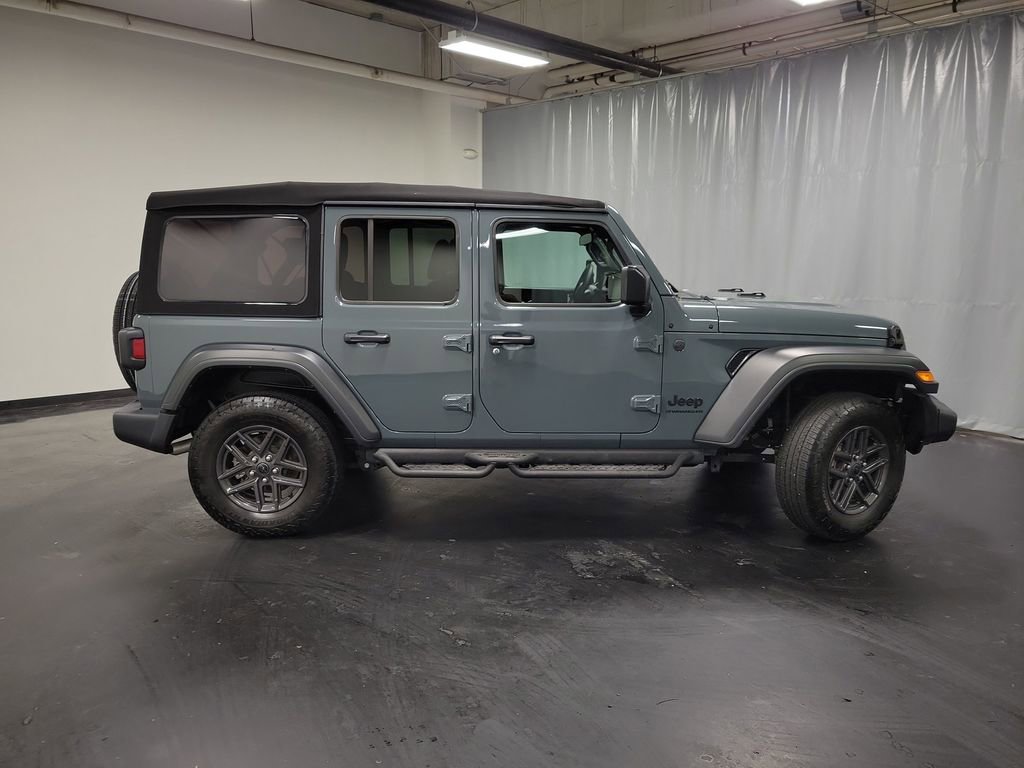 Used 2024 Jeep Wrangler Sport S image 9
