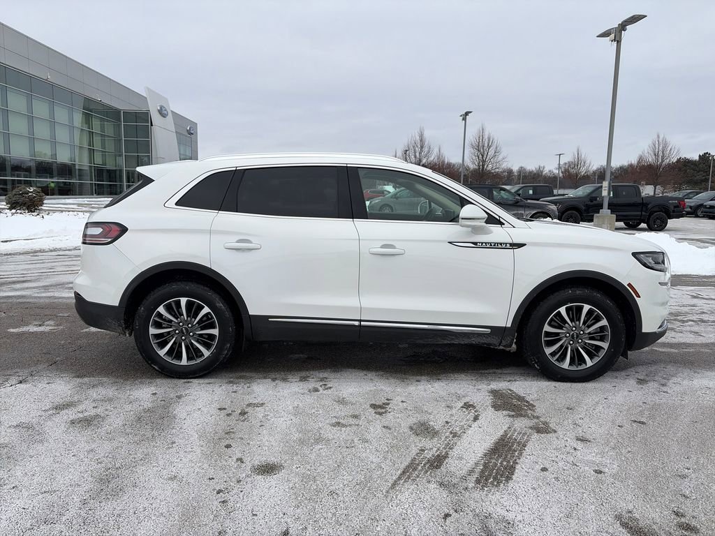 Used 2022 Lincoln Nautilus Standard w/ Premium Package image 8