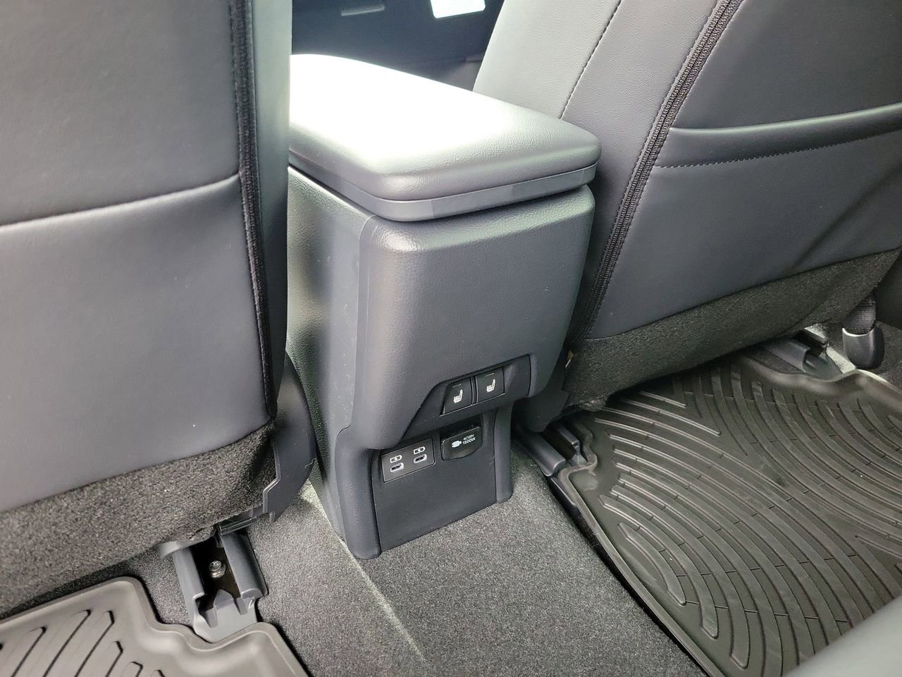 New 2026 Toyota Prius Plug-In Hybrid FWD image 12