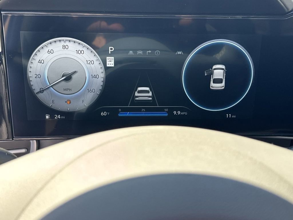 New 2025 Hyundai Elantra SEL FWD image 28