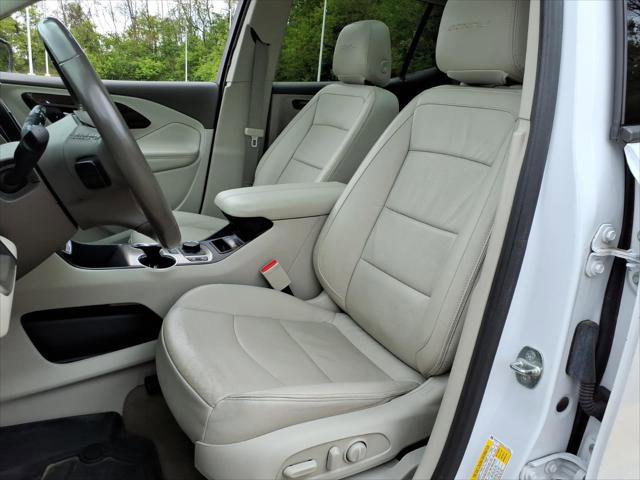 Used 2020 GMC Terrain Denali w/ Denali Premium Package AWD/4WD image 8