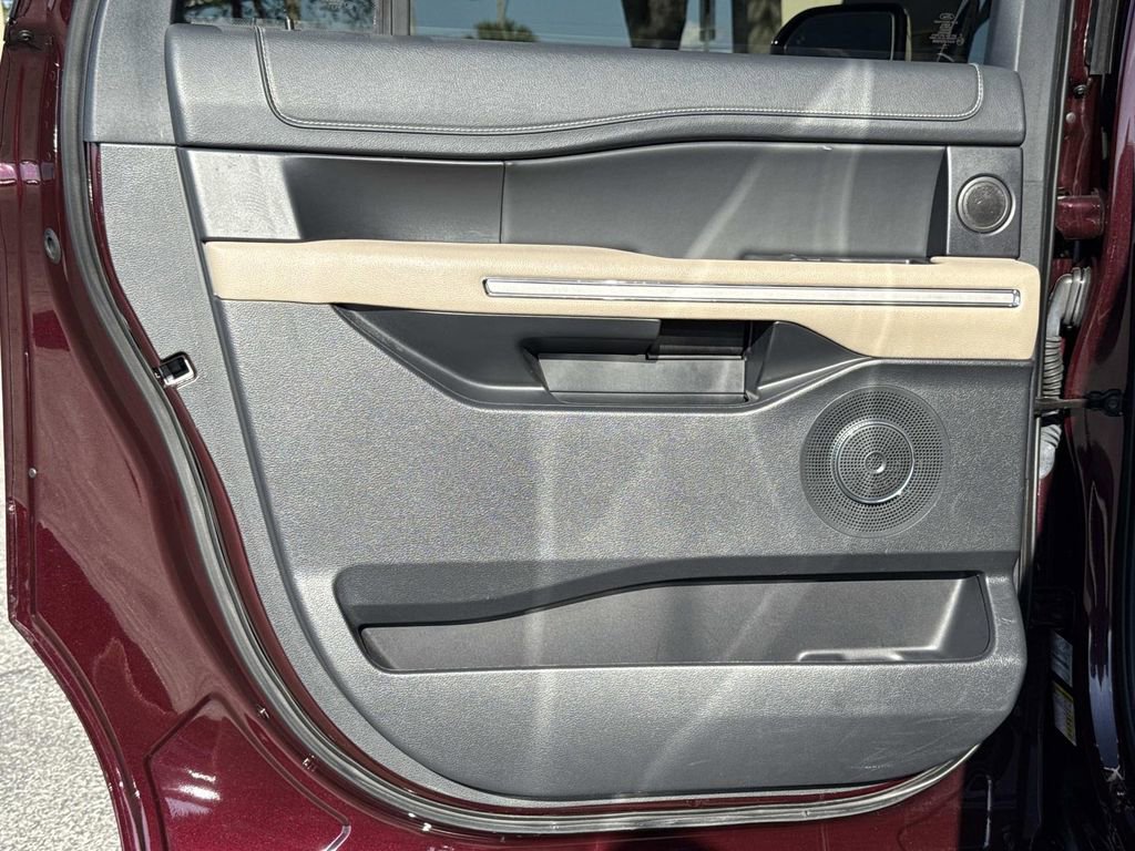 Used 2024 Ford Expedition Max Limited image 12