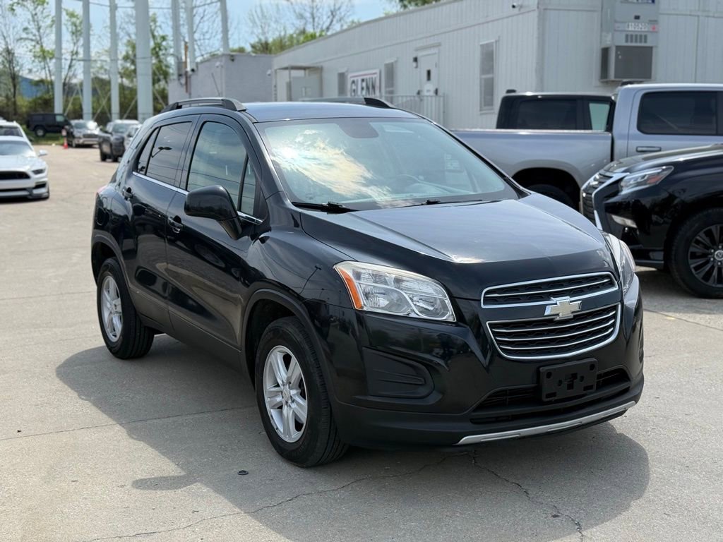 Used 2016 Chevrolet Trax LT w/ LT Convenience Package image 4