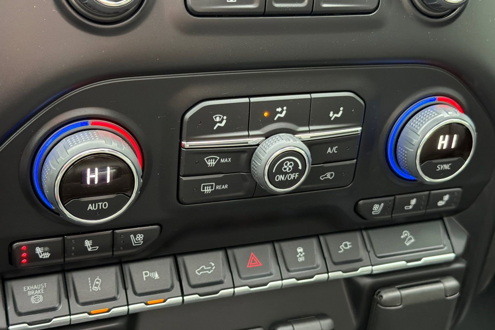 Used 2022 Chevrolet Silverado 3500 LTZ w/ LTZ Premium Package image 20