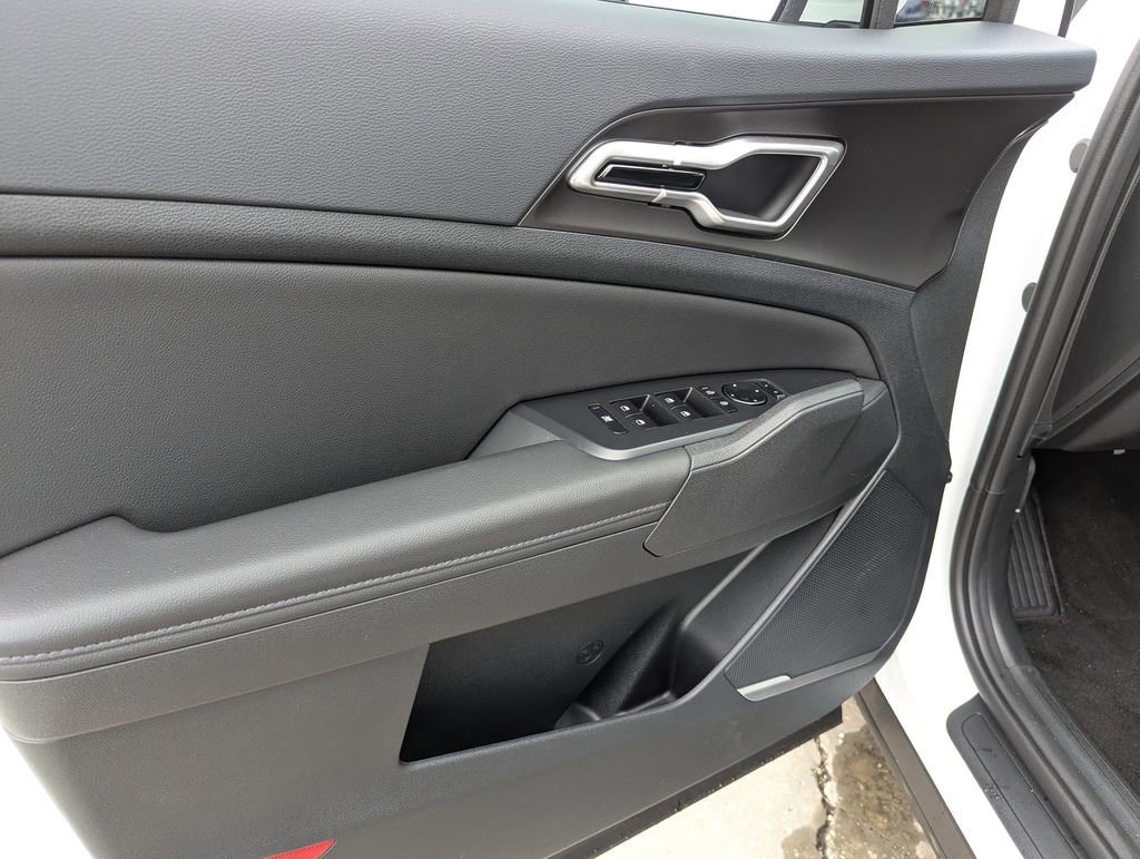 New 2026 Kia Sportage EX FWD image 18
