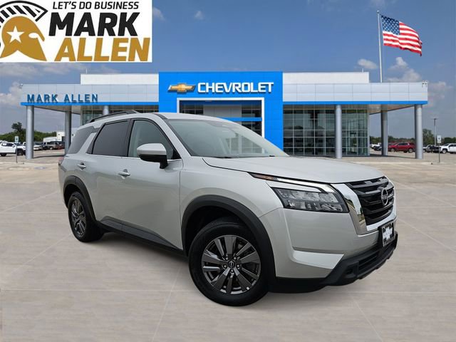 Used 2025 Nissan Pathfinder SV FWD image 1