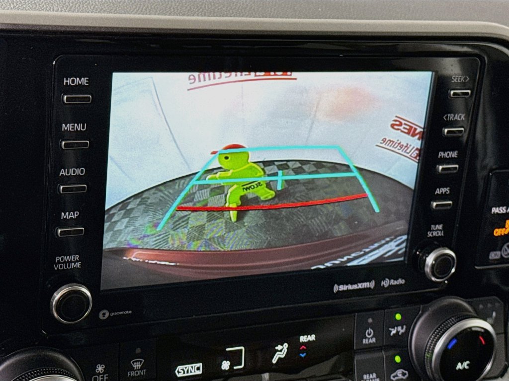 Certified 2022 Toyota Highlander XLE AWD/4WD image 5