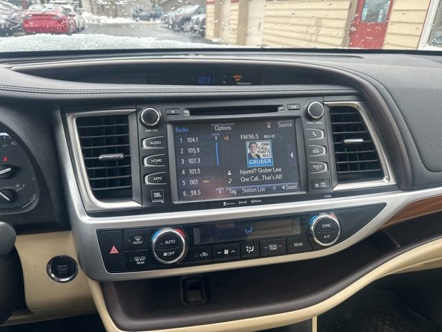Used 2017 Toyota Highlander Limited AWD/4WD image 8